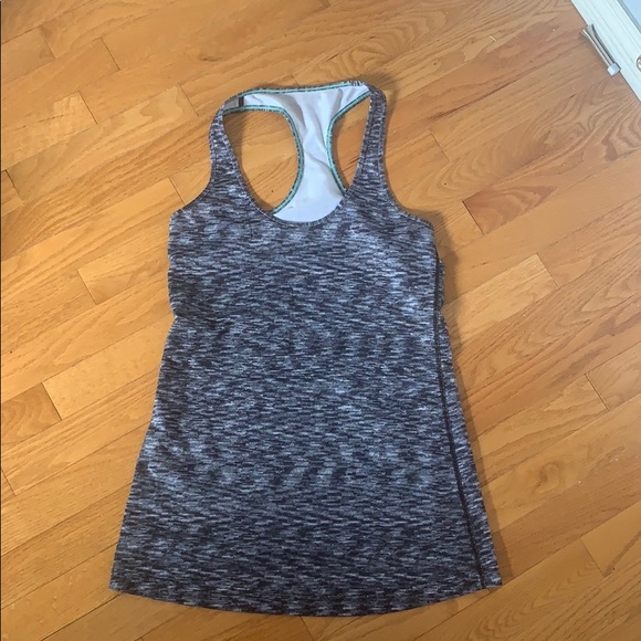 Size 6 lulu tank - Picture 1 of 4